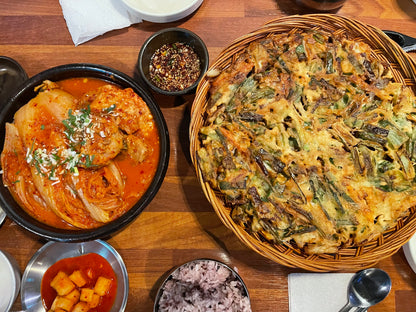 Sunset Hike on Fortress Walls & Local Food Experience